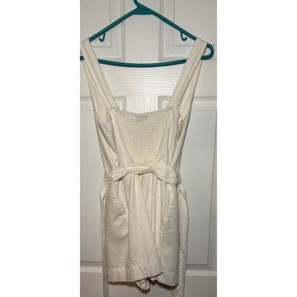 House of Harlow cream linen romper. Size medium - Picture 3 of 5